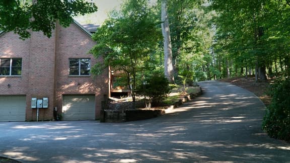 Prestons- Suwanee - Image 1